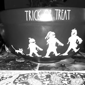 Rae dunn trick or treat black mummy bowl
